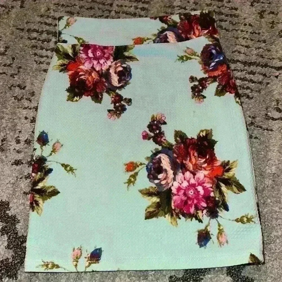 Girls Pencil Skirt Little‎ V Men no size but fits a 4 - Picture 1 of 3